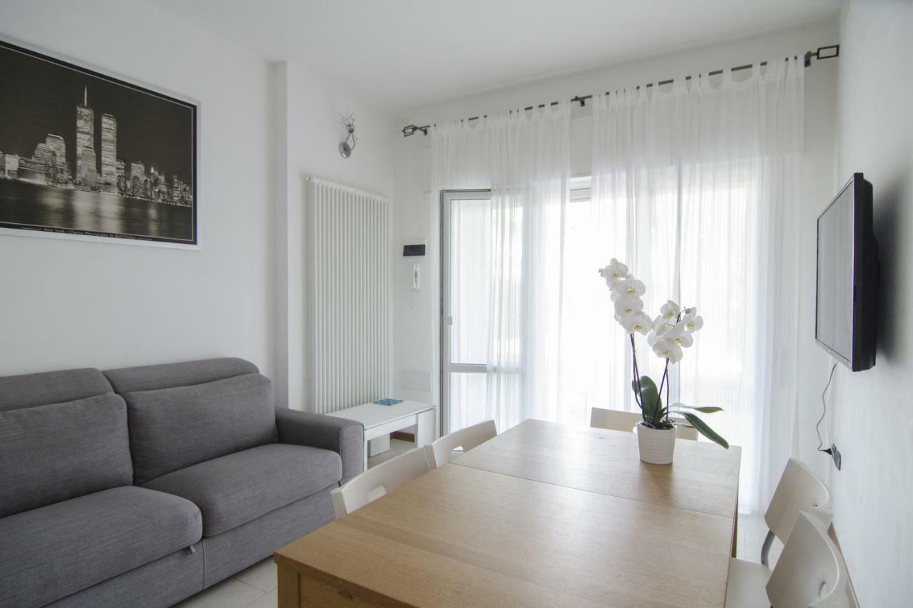 Appartamenti Federica Milano Marittima Exterior foto